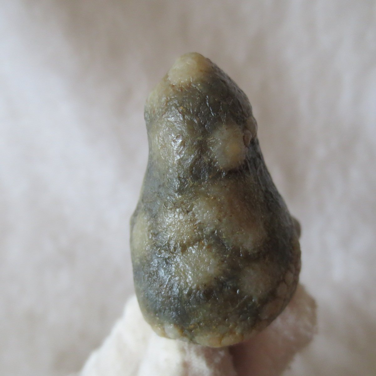 natural gobi eye stone，raw oracle eye agate，collectible crystal specimen (m109)