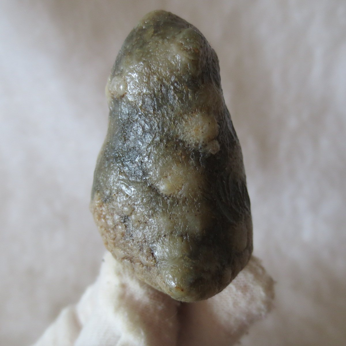 natural gobi eye stone，raw oracle eye agate，collectible crystal specimen (m109)