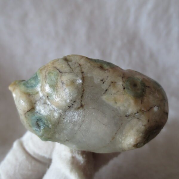 natural gobi eye stone，raw oracle eye agate，collectible crystal specimen (m113)