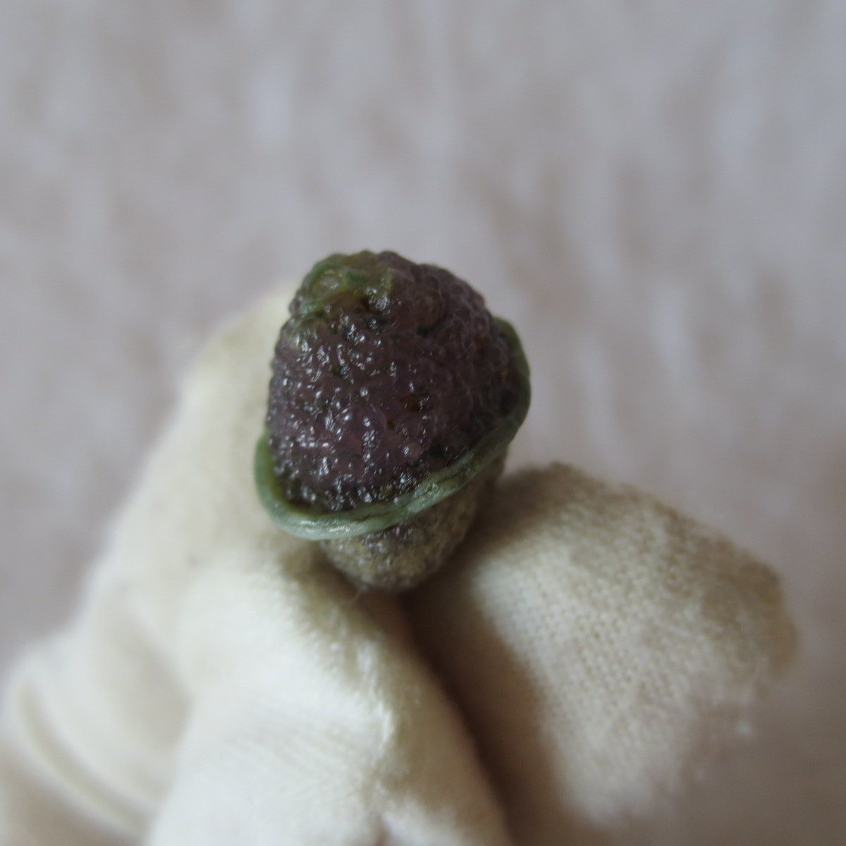 tiny gobi desert eye agate natural collectible rough stone specimen (m222)