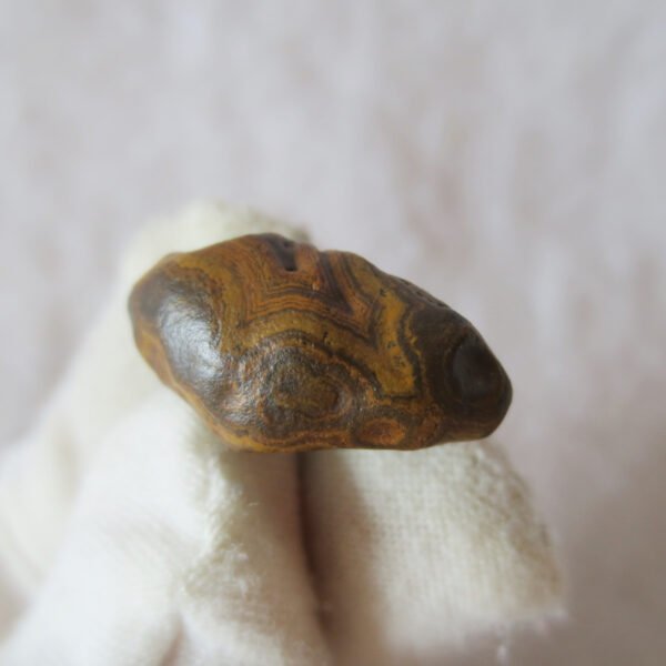 tiny gobi desert eye agate natural collectible rough stone specimen (m227) (copy)