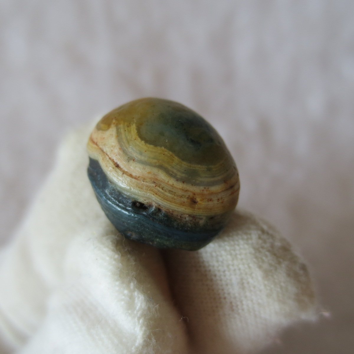 tiny gobi desert eye agate natural collectible rough stone specimen (m233) (copy)