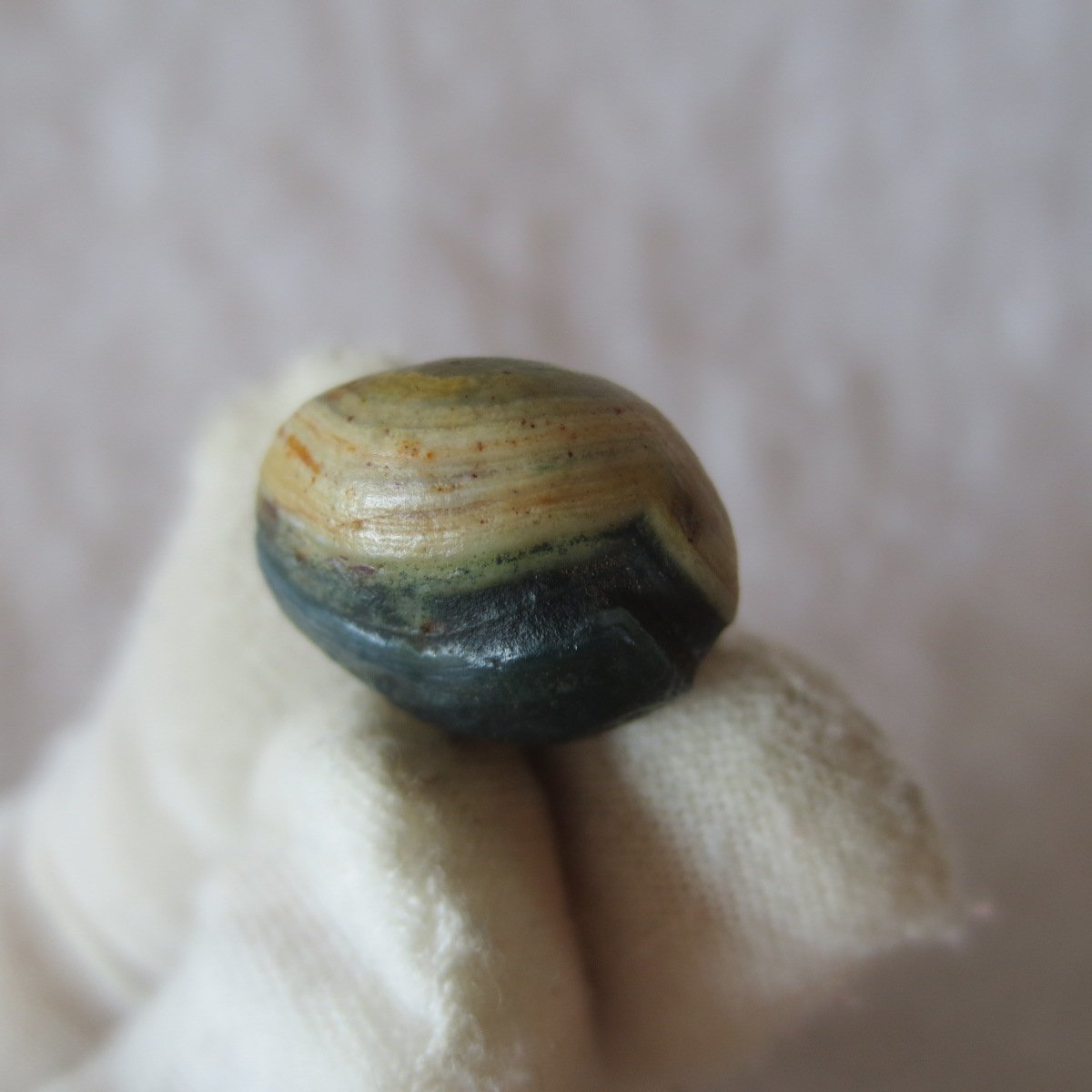 tiny gobi desert eye agate natural collectible rough stone specimen (m233) (copy)
