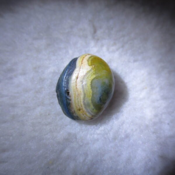 tiny gobi desert eye agate natural collectible rough stone specimen (m234)