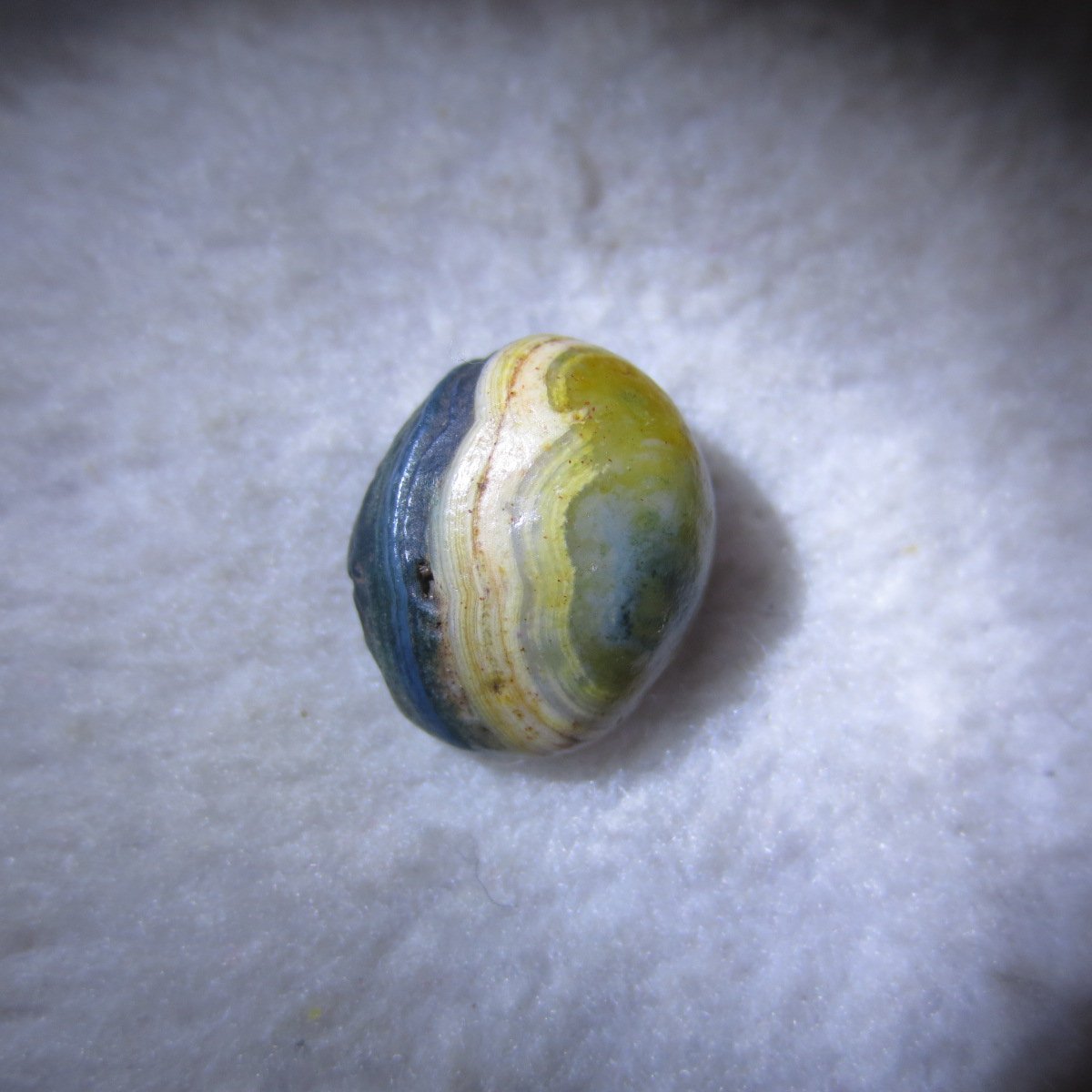 tiny gobi desert eye agate natural collectible rough stone specimen (m234)