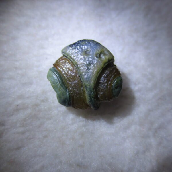 tiny gobi desert eye agate natural collectible rough stone specimen (m236)