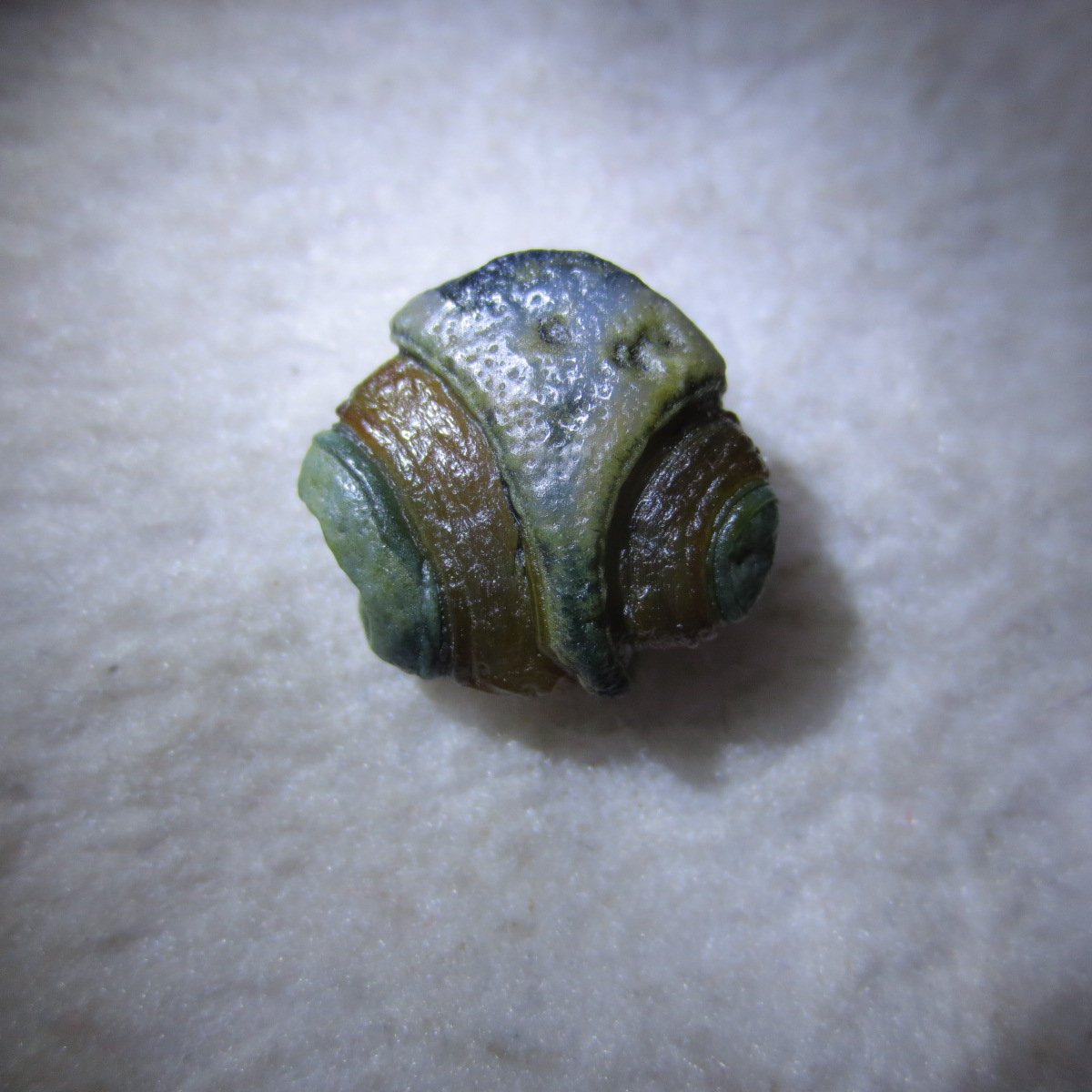 tiny gobi desert eye agate natural collectible rough stone specimen (m236)