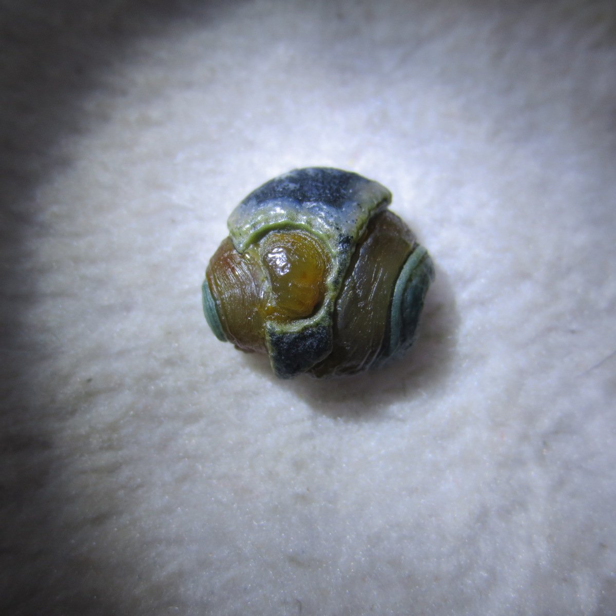 tiny gobi desert eye agate natural collectible rough stone specimen (m236)