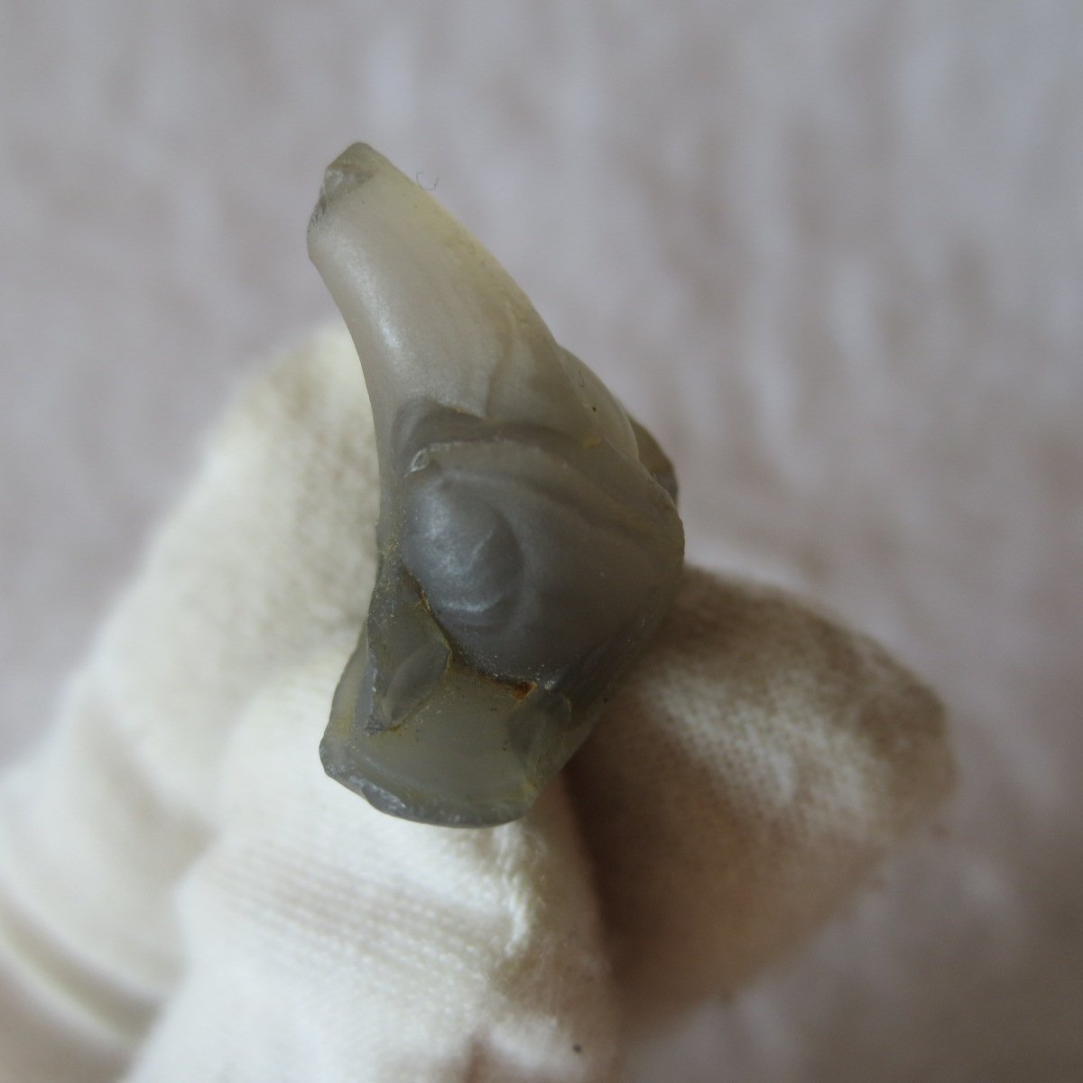 tiny gobi desert eye agate natural collectible rough stone specimen (m240)