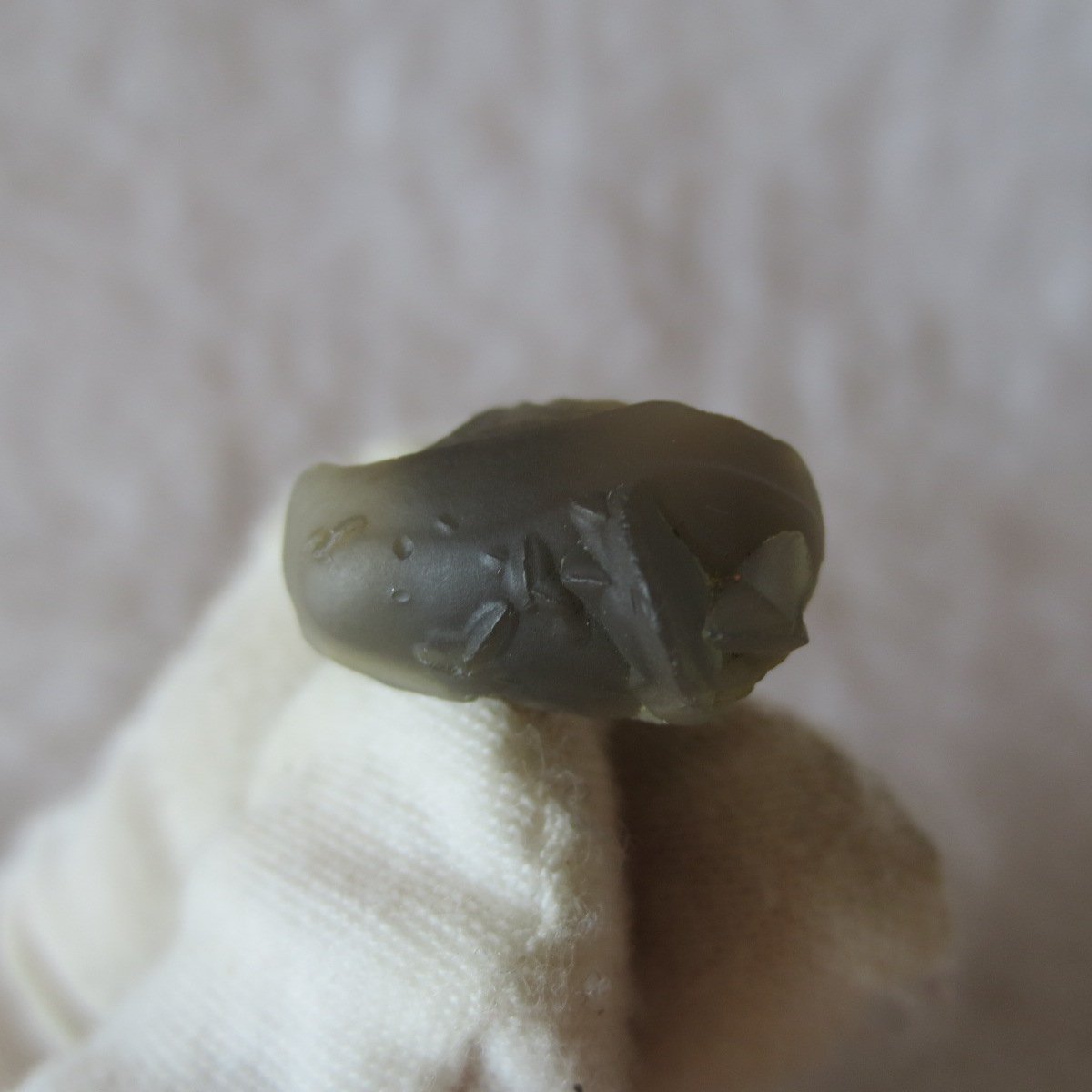 tiny gobi desert eye agate natural collectible rough stone specimen (m240)