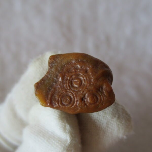 tiny gobi desert eye agate natural collectible rough stone specimen (m241)