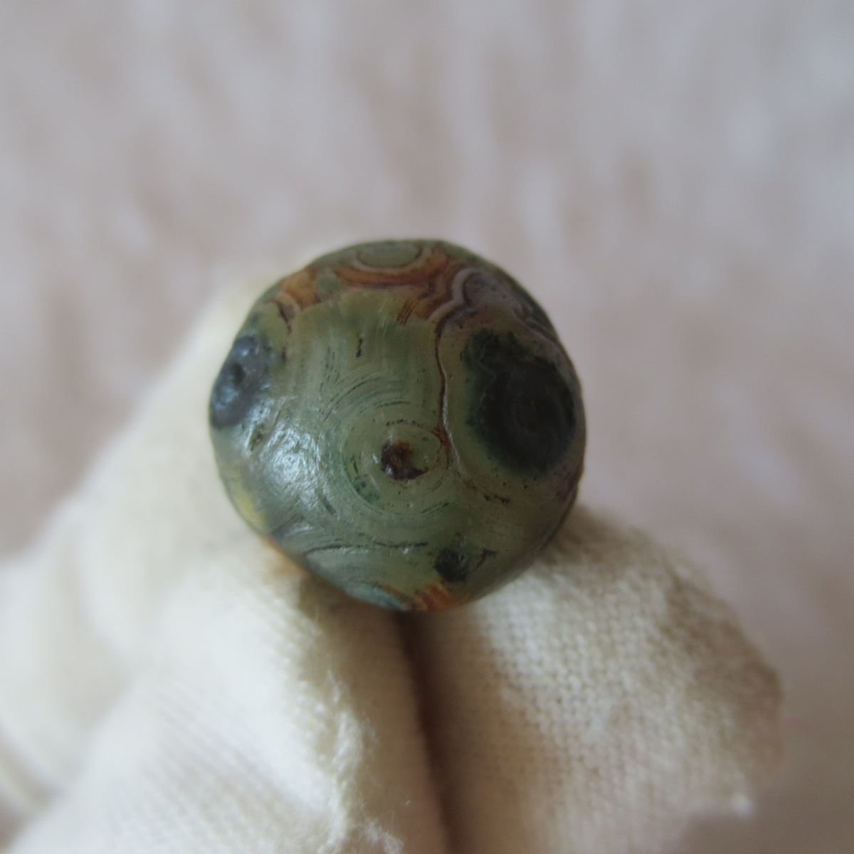 tiny gobi desert eye agate natural collectible rough stone specimen (m251) (copy)