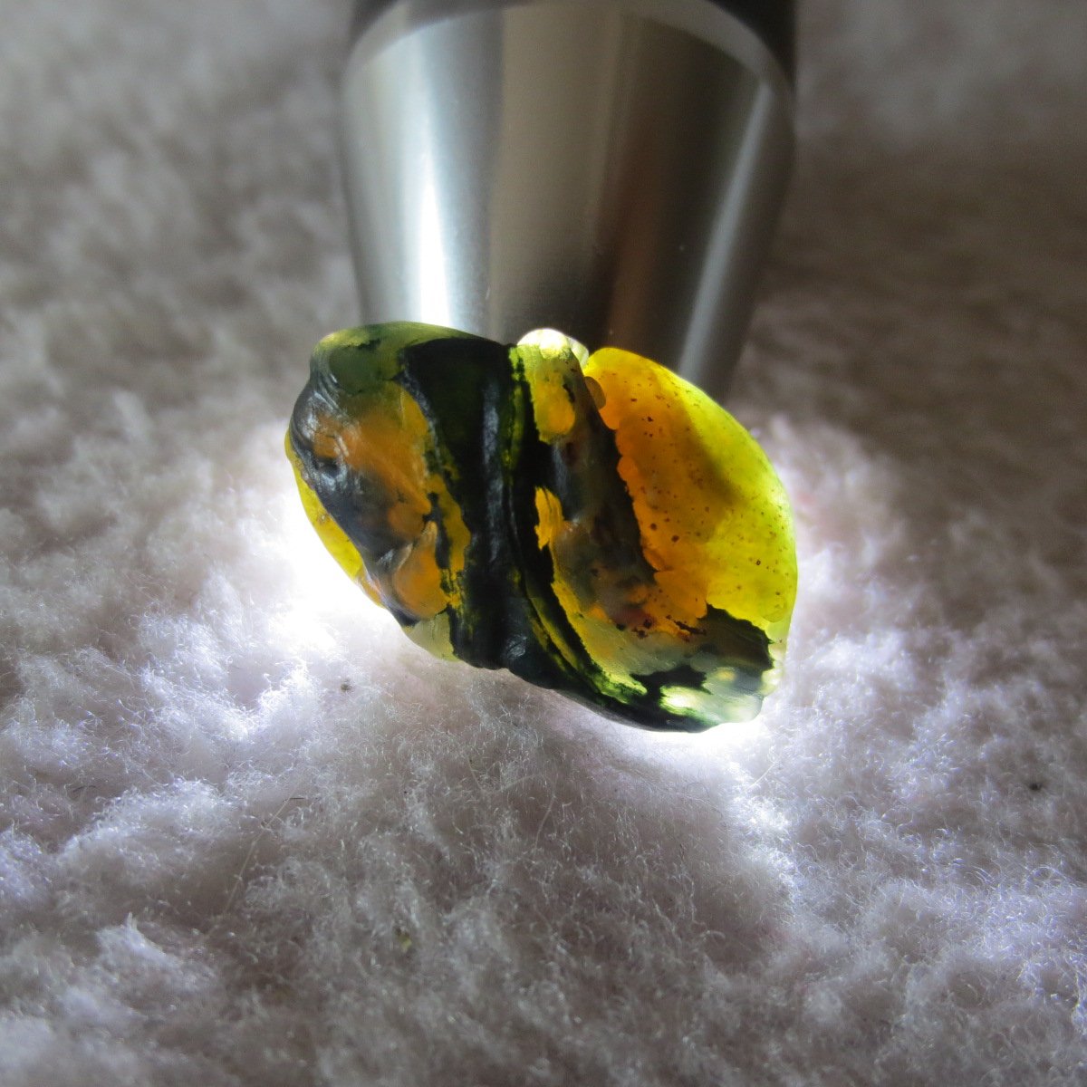 tiny gobi desert eye agate natural collectible rough stone specimen (m260)