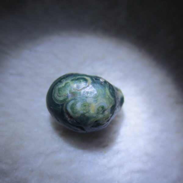 tiny gobi desert eye agate natural collectible rough stone specimen (m262)