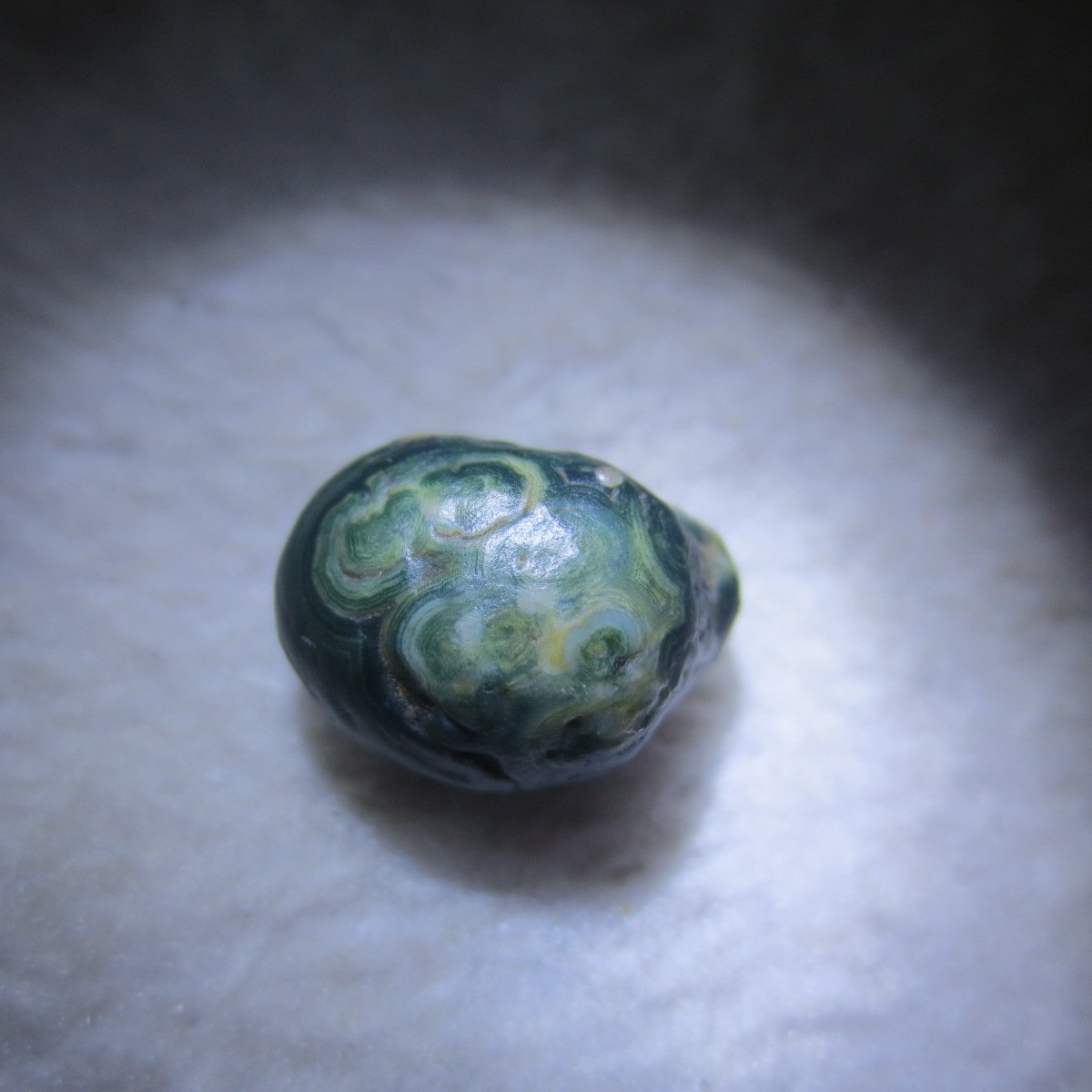 tiny gobi desert eye agate natural collectible rough stone specimen (m262)