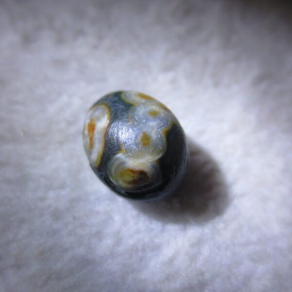 tiny gobi desert eye agate natural collectible rough stone specimen (m265)