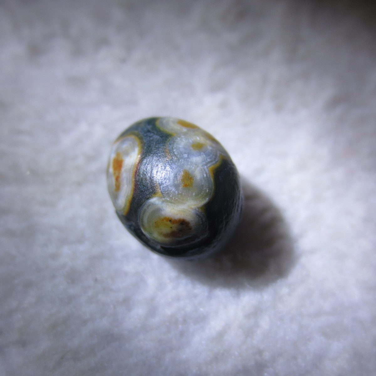 tiny gobi desert eye agate natural collectible rough stone specimen (m265)