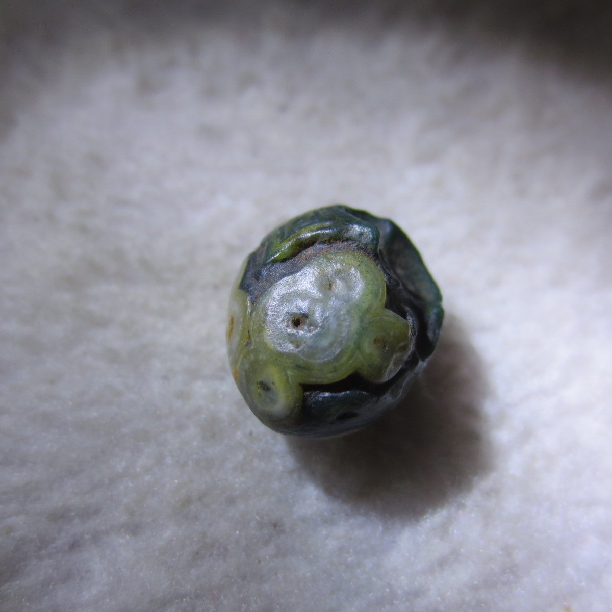 tiny gobi desert eye agate natural collectible rough stone specimen (m265)