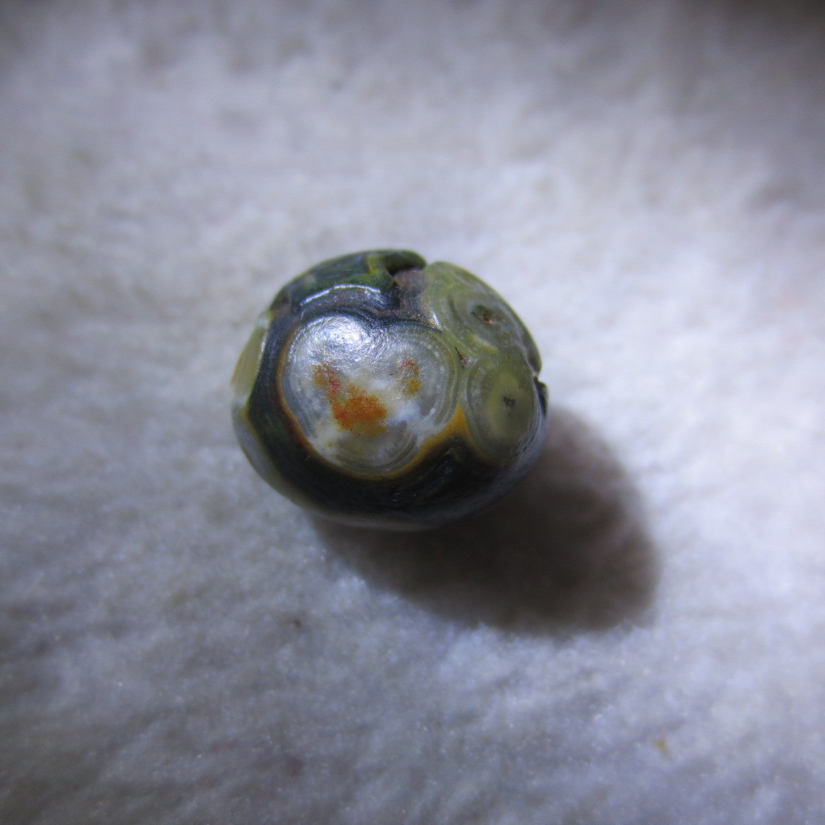 tiny gobi desert eye agate natural collectible rough stone specimen (m265)