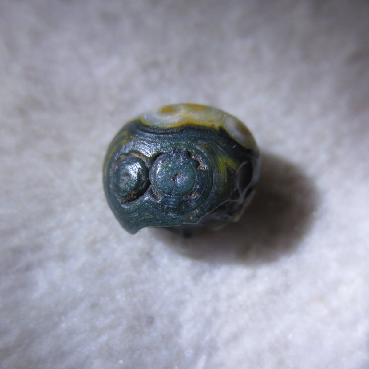 tiny gobi desert eye agate natural collectible rough stone specimen (m265)