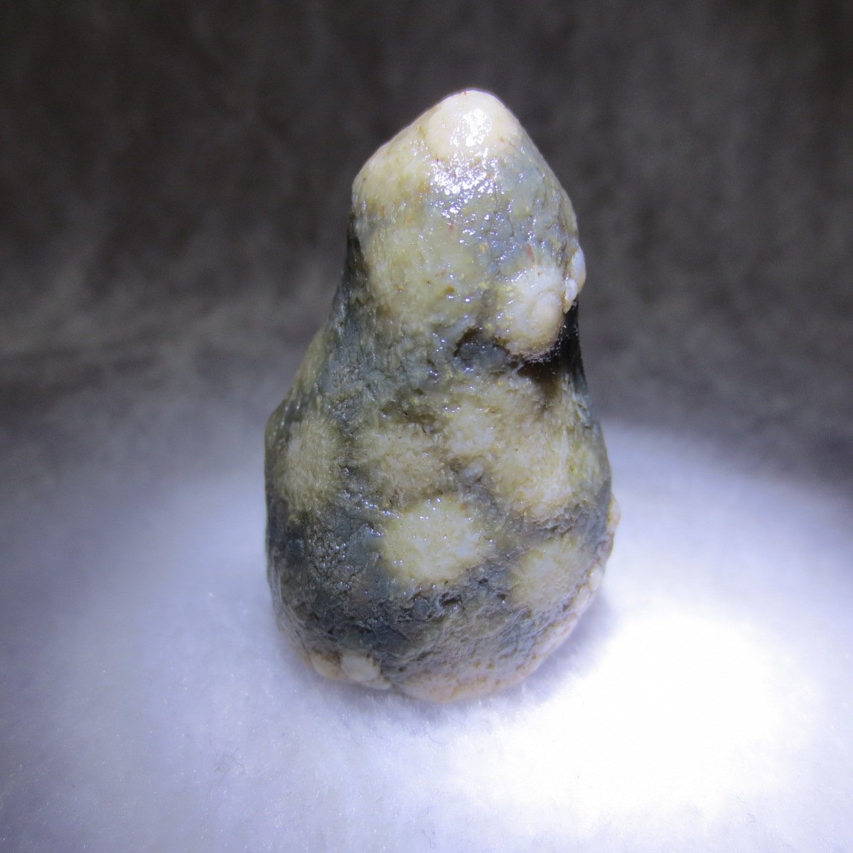 natural gobi eye stone，raw oracle eye agate，collectible crystal specimen (m109)