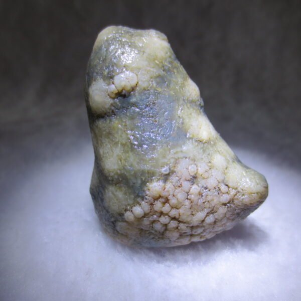 natural gobi eye stone，raw oracle eye agate，collectible crystal specimen (m109)