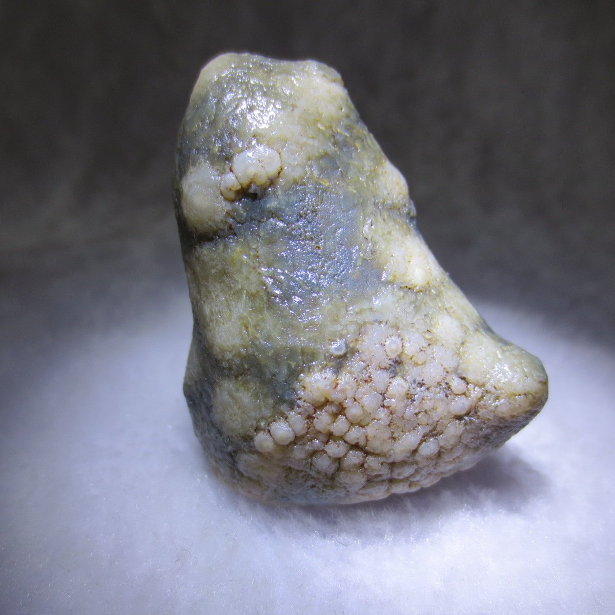 natural gobi eye stone，raw oracle eye agate，collectible crystal specimen (m109)