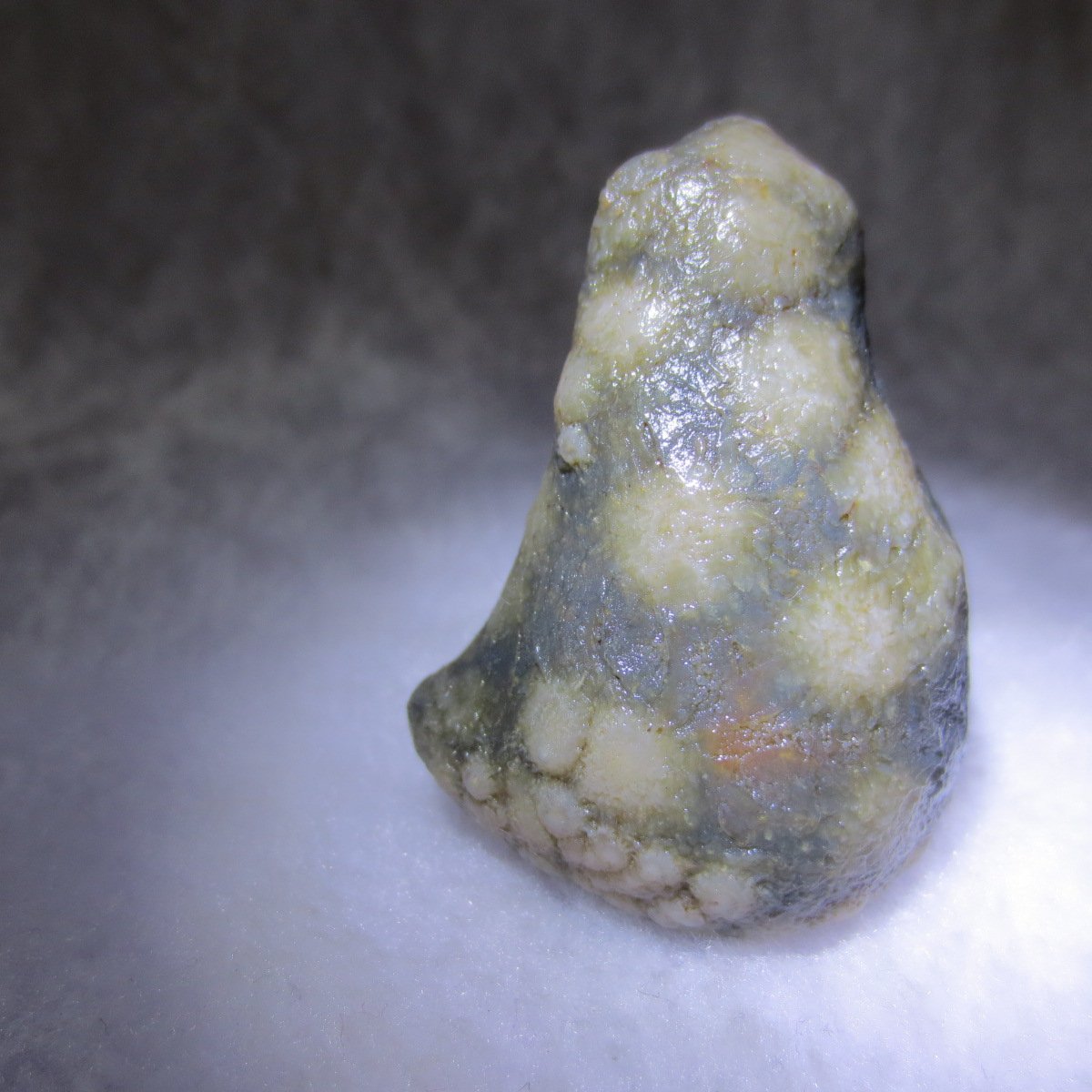 natural gobi eye stone，raw oracle eye agate，collectible crystal specimen (m109)