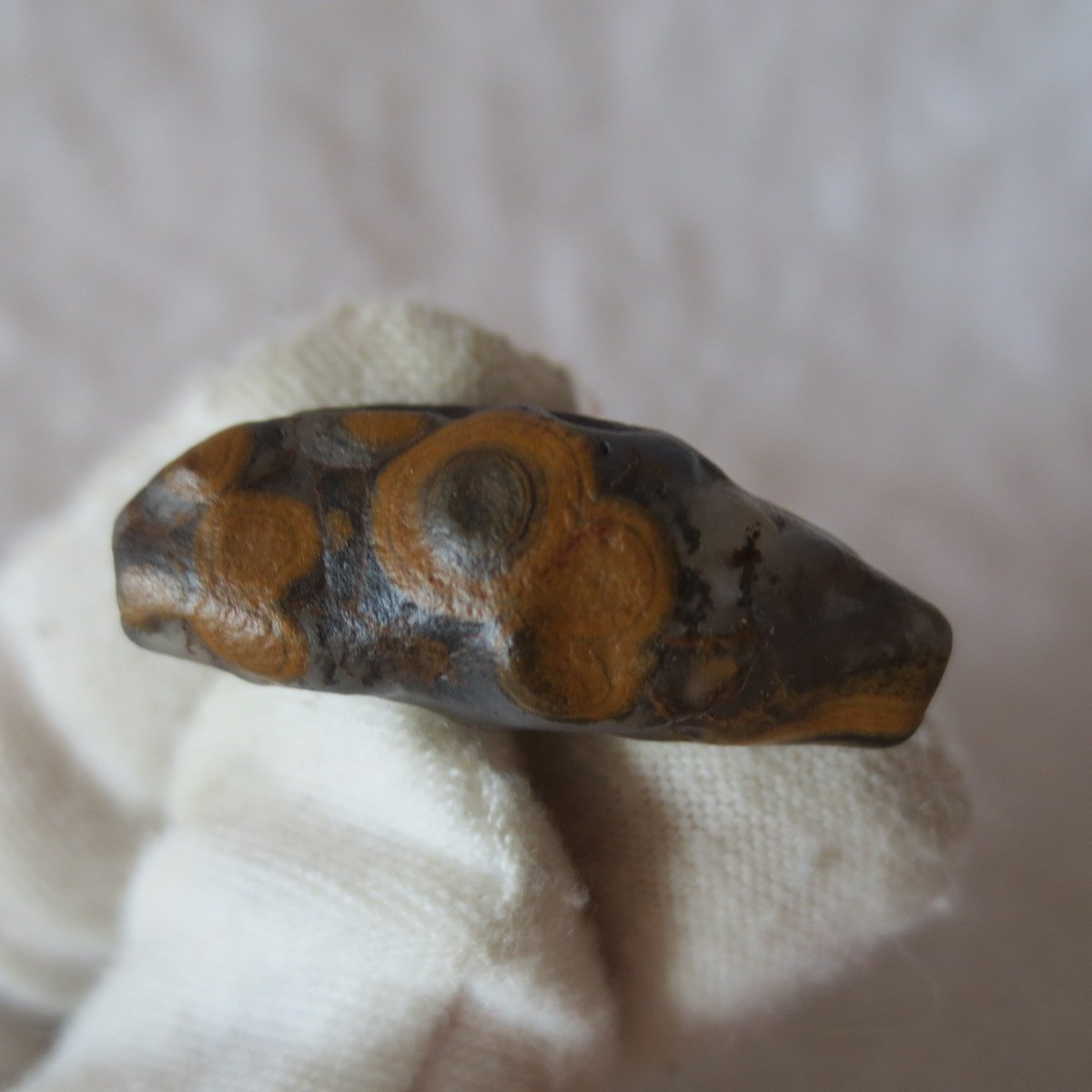 tiny gobi desert eye agate natural collectible rough stone specimen (m268) (copy)