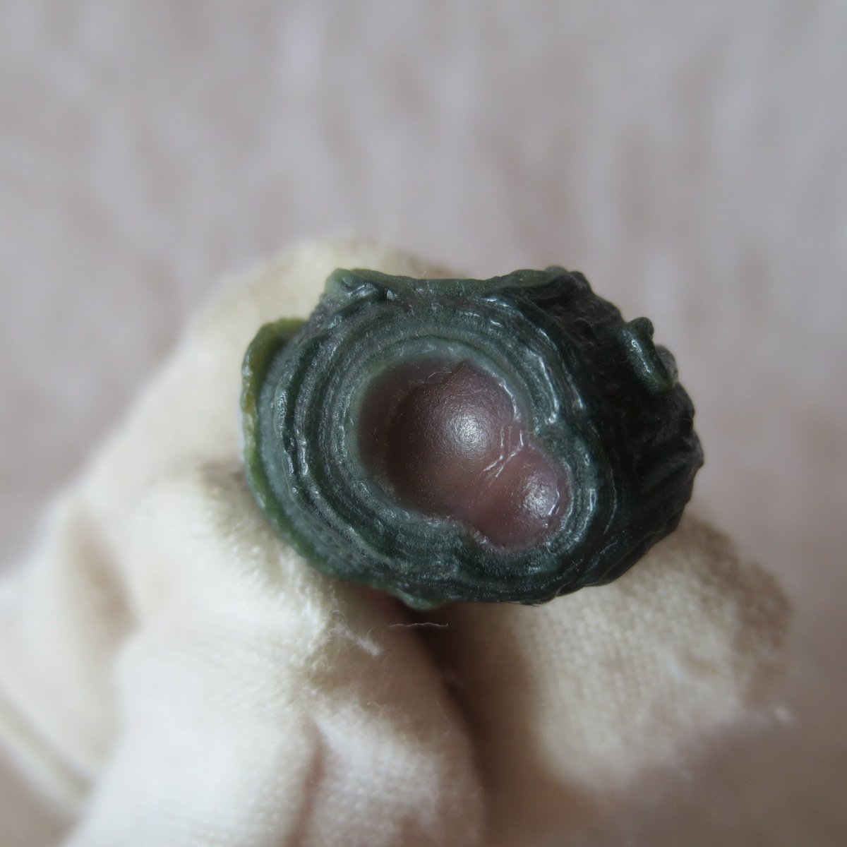 tiny gobi desert eye agate natural collectible rough stone specimen (m270)