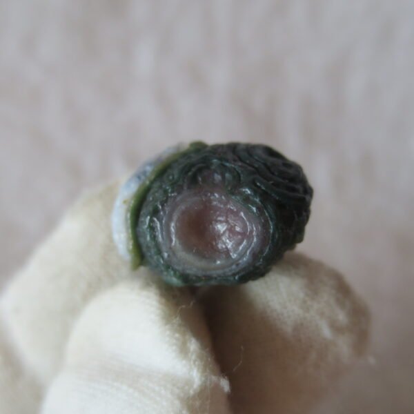 tiny gobi desert eye agate natural collectible rough stone specimen (m270)
