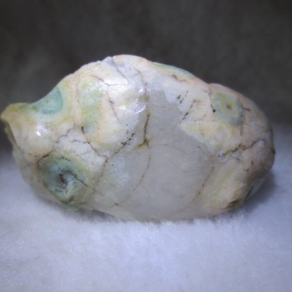 natural gobi eye stone，raw oracle eye agate，collectible crystal specimen (m113)