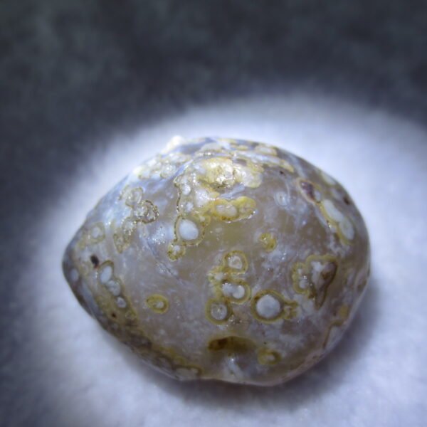 natural gobi eye stone，raw oracle eye agate，collectible crystal specimen (m116)