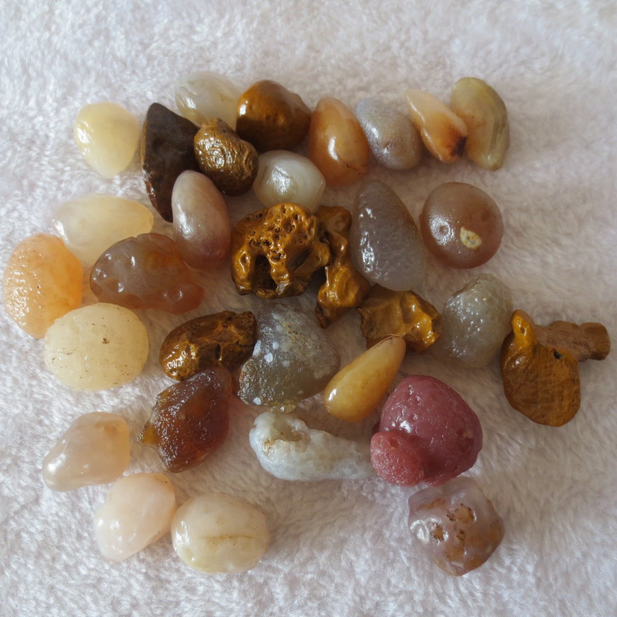 gobi desert candy raw rough stones natural gemstone specimen for collectors (p74) (copy)